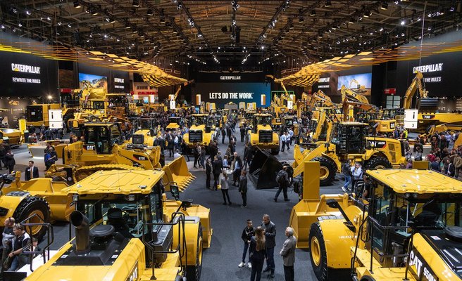 Caterpillar célèbre ses 100 ans à Bauma 2025 - Communiqué de Presse